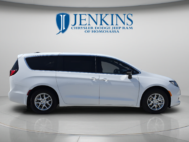 New 2026 Chrysler Voyager LX FWD image 3