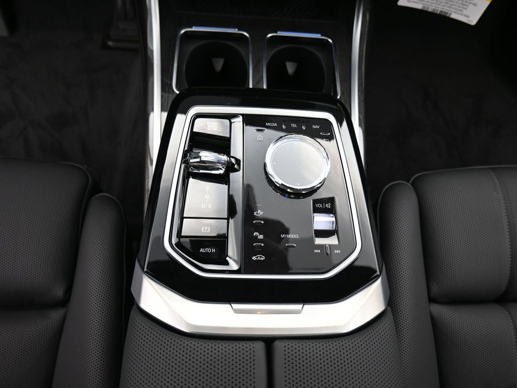 New 2026 BMW 740i xDrive w/ Executive Package AWD/4WD image 15
