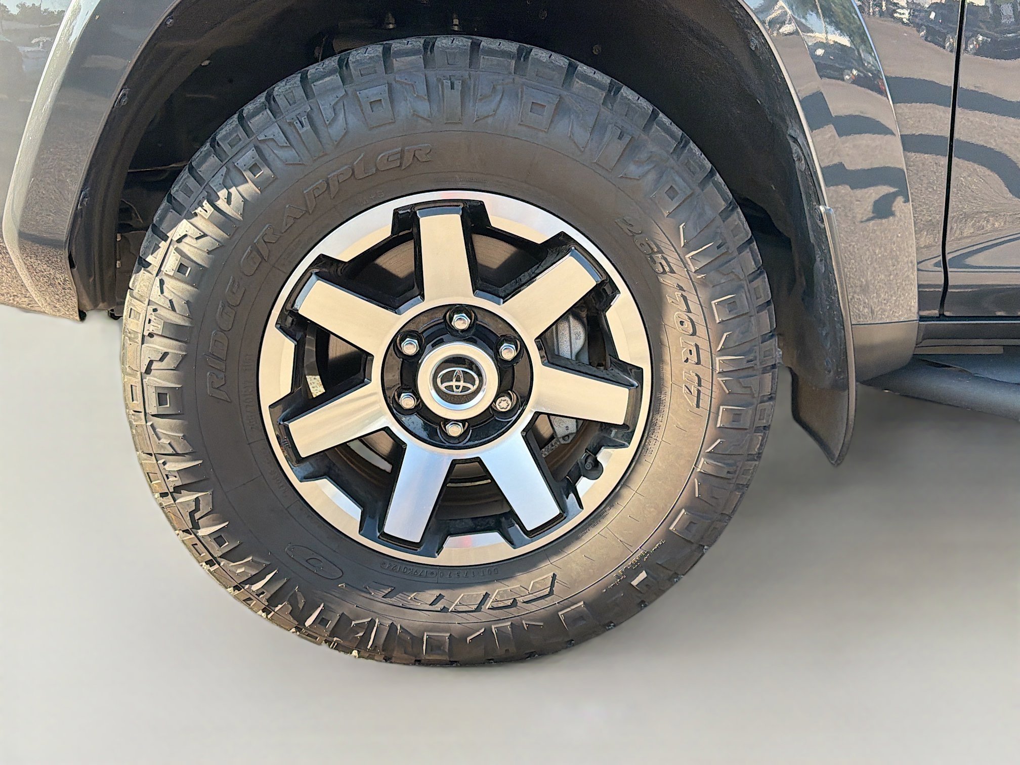 Used 2024 Toyota 4Runner TRD Off-Road Premium w/ Moonroof Package AWD/4WD image 40