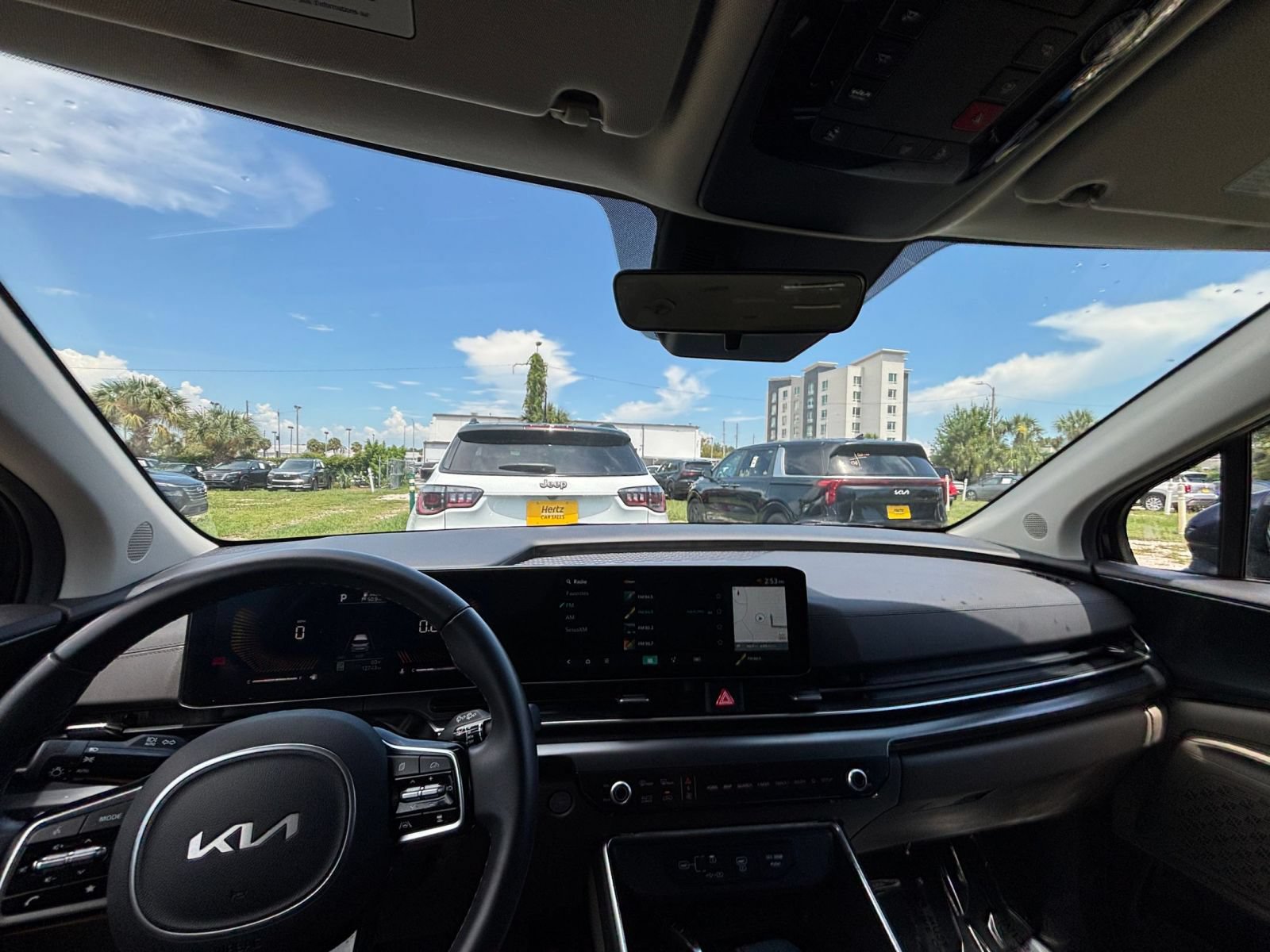 Used 2026 Kia Carnival FWD image 36