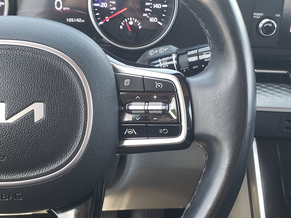 Used 2022 Kia Carnival LX FWD image 26