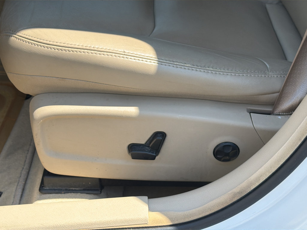 Used 2013 Chrysler 300 RWD image 20