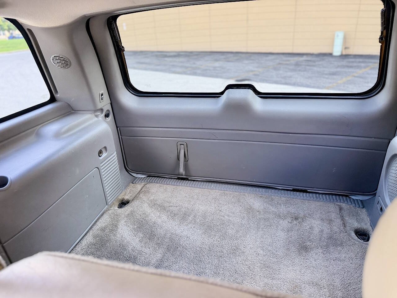 Used 2002 Chevrolet Tahoe LT AWD/4WD image 13