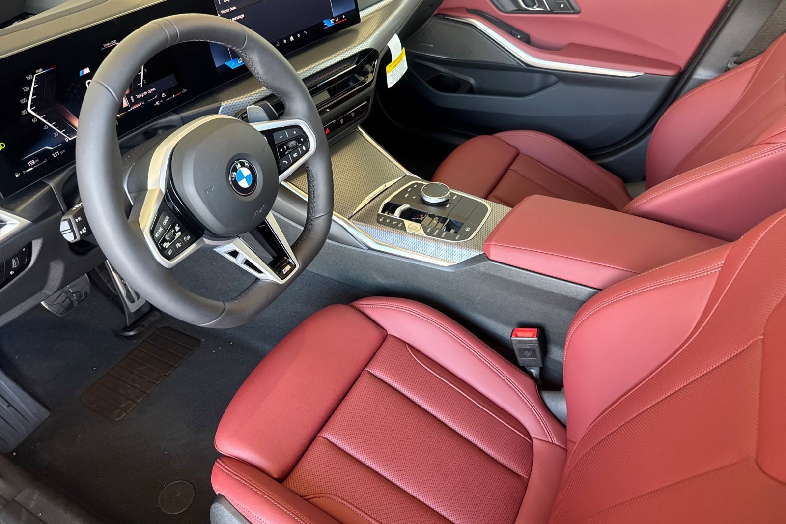 New 2026 BMW 330i xDrive Sedan w/ M Sport Package AWD/4WD image 4