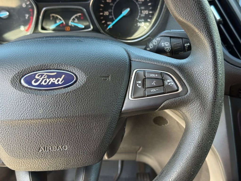 Used 2019 Ford Escape SE image 16