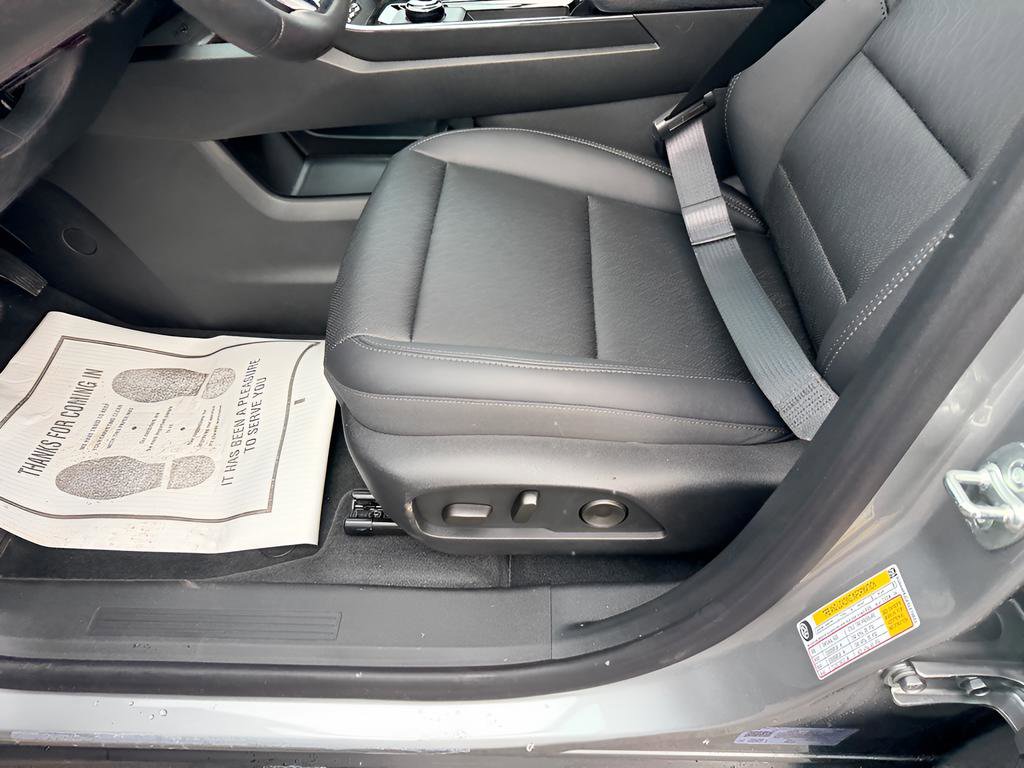 New 2026 Chevrolet Equinox LT w/ Convenience Package II image 14