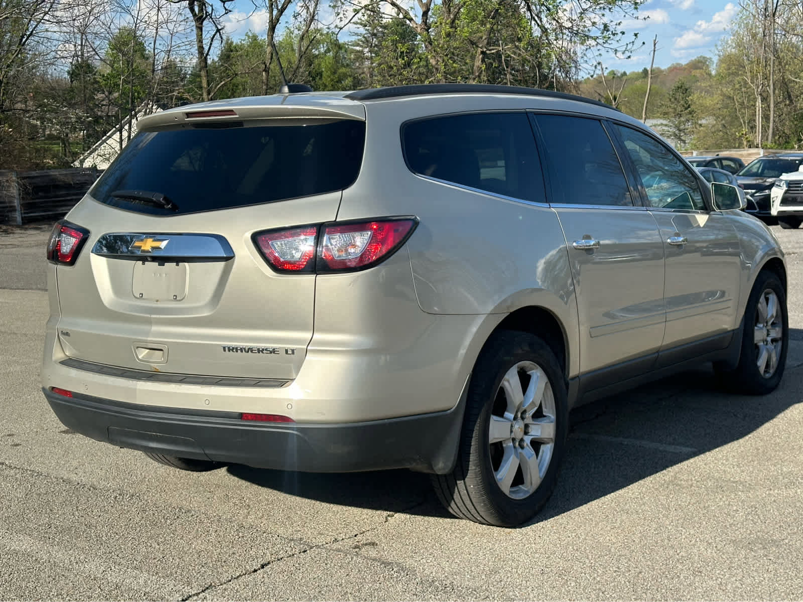 Used 2016 Chevrolet Traverse LT w/ Style and Technology Package AWD/4WD image 4