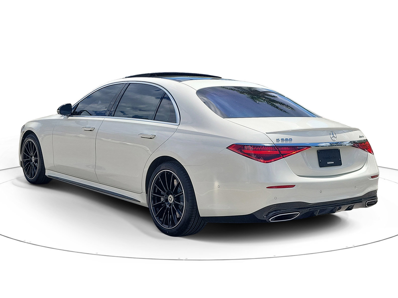 Used 2022 Mercedes-Benz S 580 4MATIC Sedan image 3