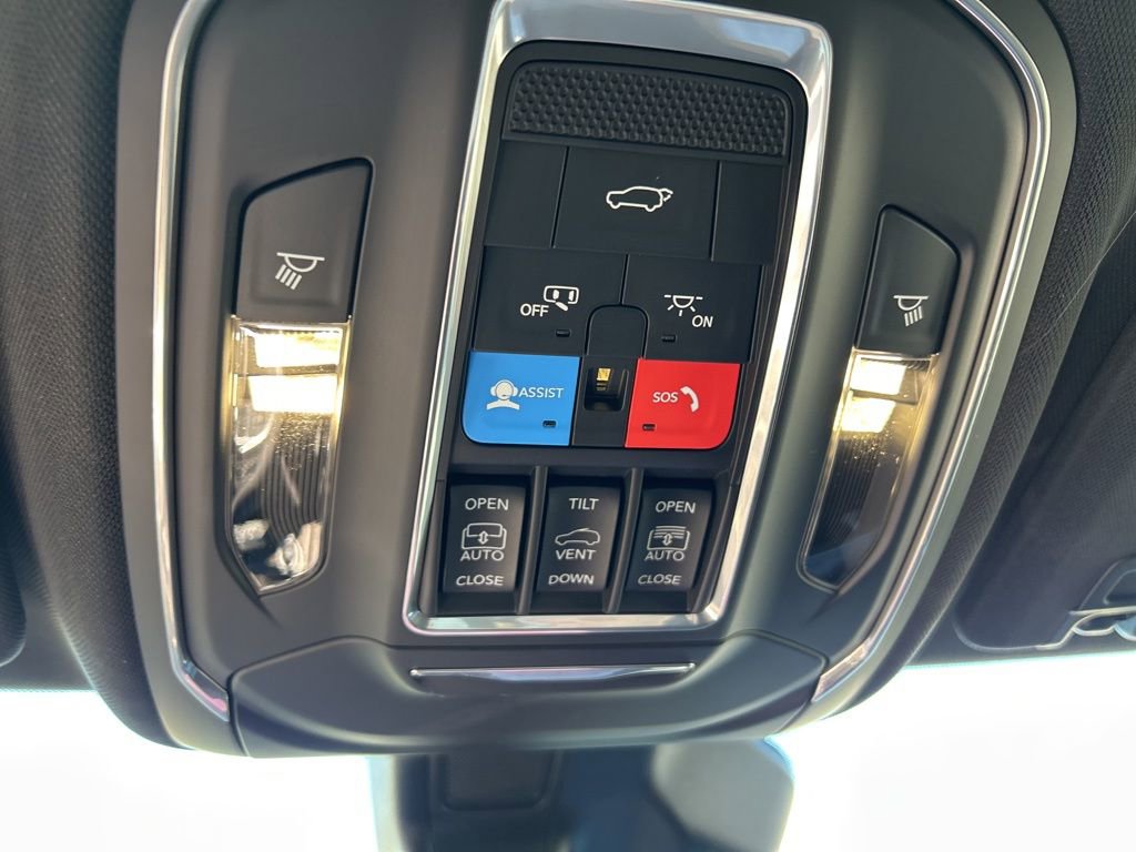 New 2025 Jeep Grand Cherokee Limited image 24