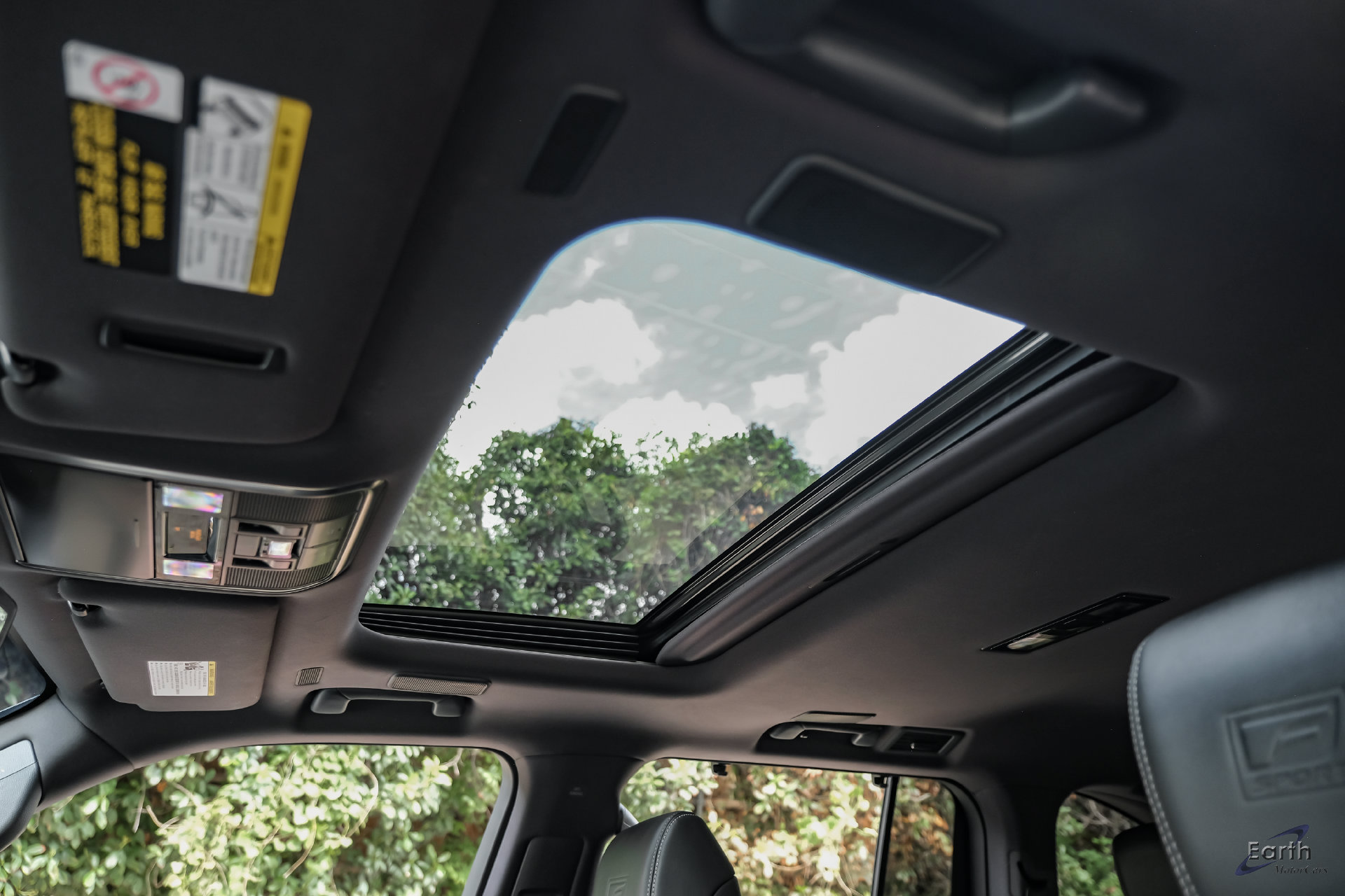 Used 2026 Lexus LX 600 F Sport w/ Accessory Package (Z1) AWD/4WD image 35