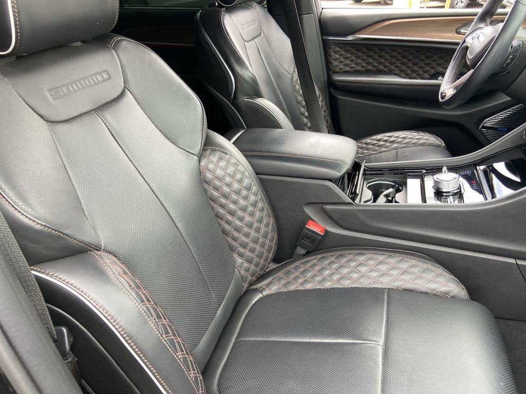 Used 2023 Jeep Grand Cherokee L Summit w/ Advanced Protech Group IV AWD/4WD image 25