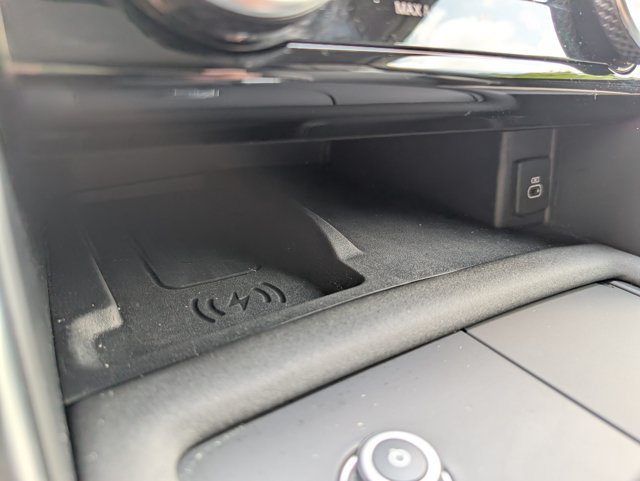 Certified 2024 Land Rover Discovery Dynamic SE AWD/4WD image 17