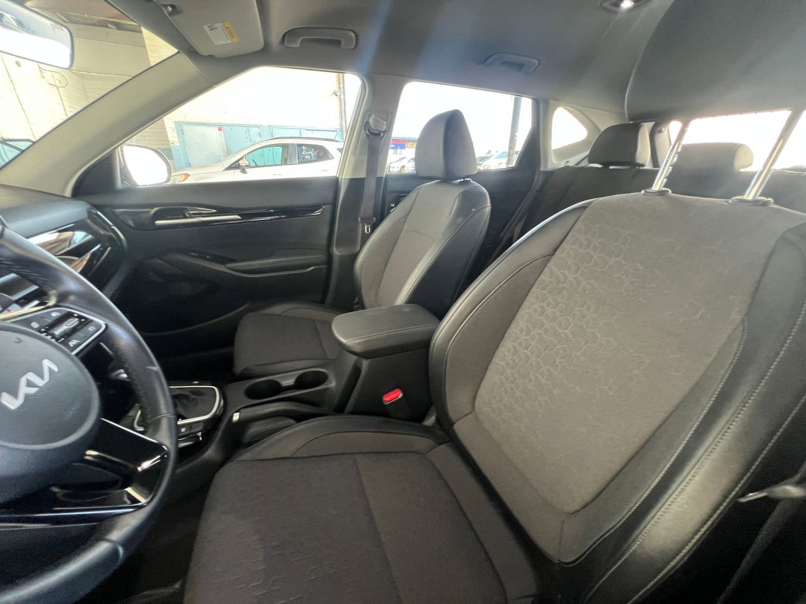 Used 2025 Kia Seltos S image 36