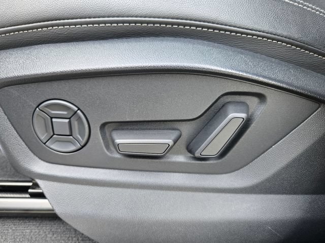 Used 2023 Audi Q8 Prestige AWD/4WD image 13