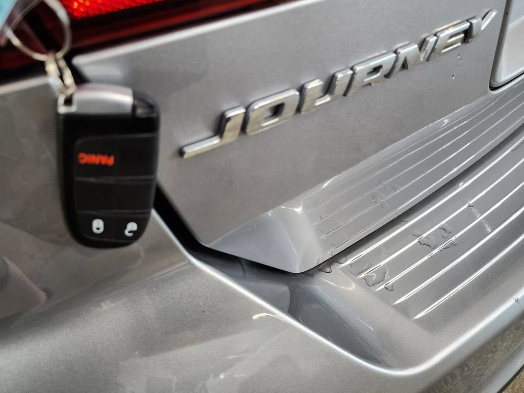 Used 2019 Dodge Journey SE FWD image 42