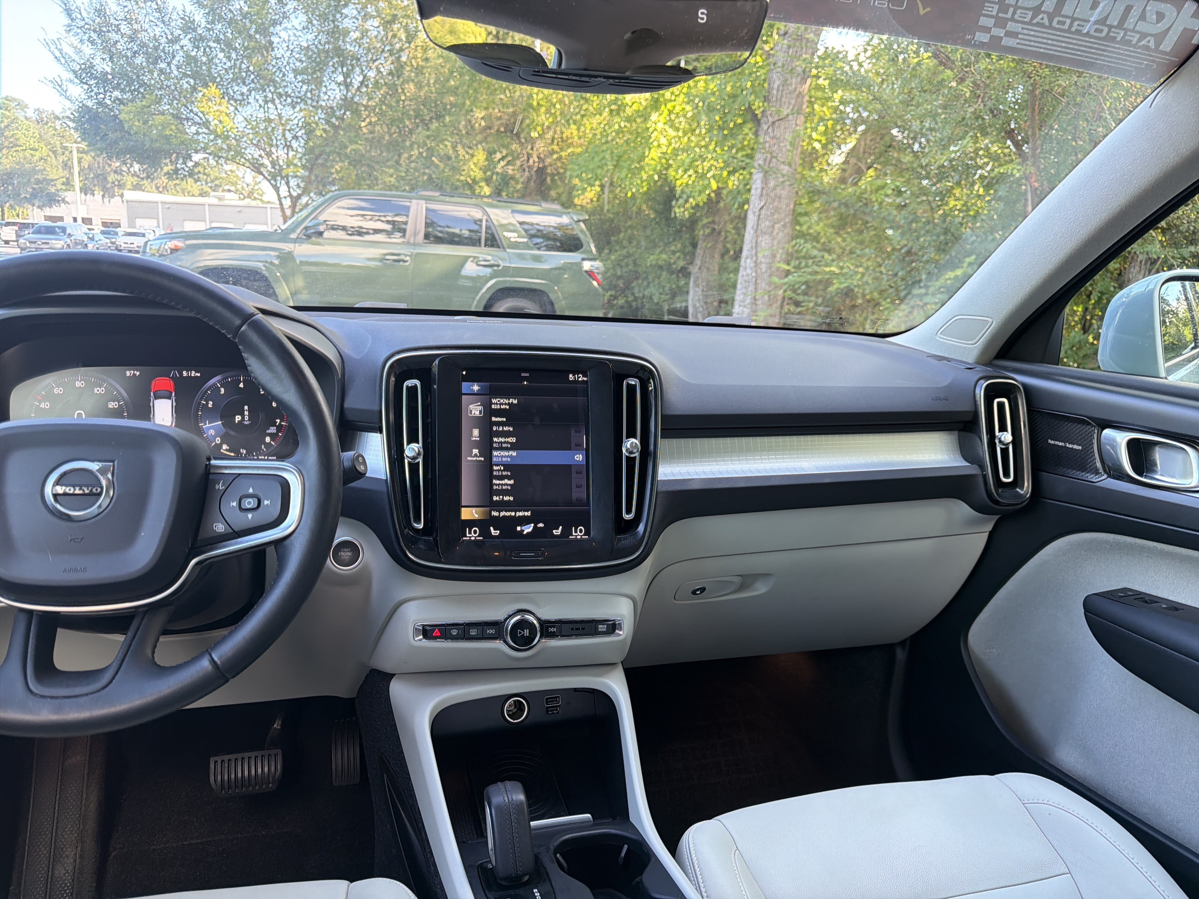 Used 2019 Volvo XC40 T5 Momentum AWD/4WD image 31