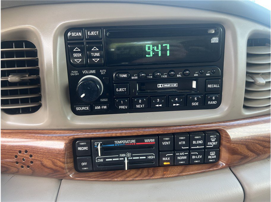 Used 2000 Buick Le Sabre Custom w/ Prestige Opt Pkg FWD image 17
