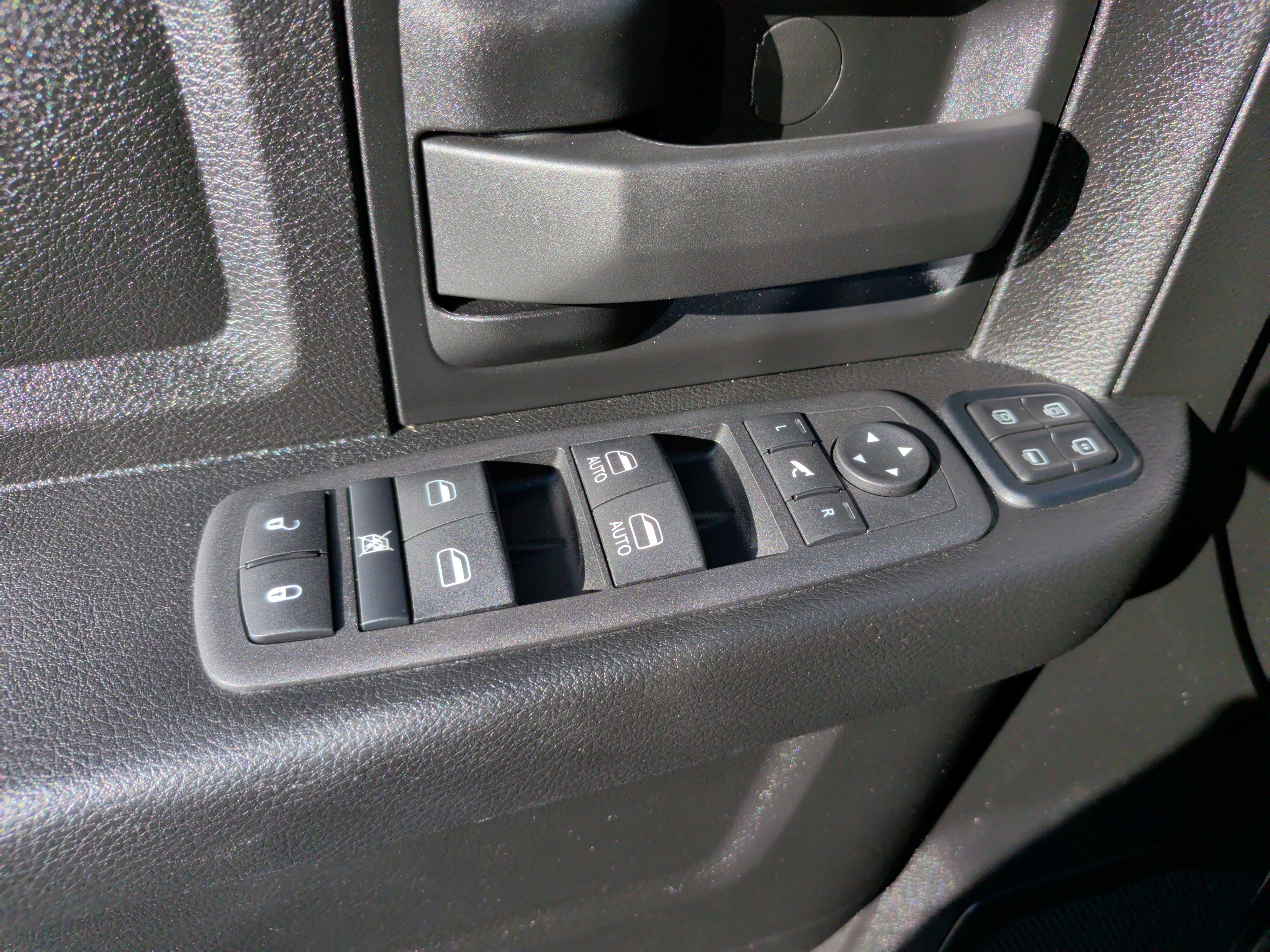 Used 2024 RAM 3500 Tradesman w/ Chrome Appearance Group image 29