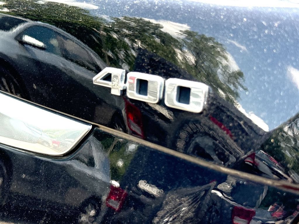 Used 2021 Cadillac XT5 Premium Luxury w/ LPO, Premium Carpet Package AWD/4WD image 8