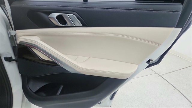 Used 2023 BMW X6 xDrive40i w/ Executive Package image 29