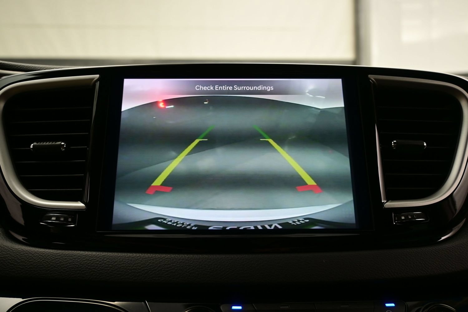 Used 2023 Chrysler Pacifica Touring-L FWD image 23