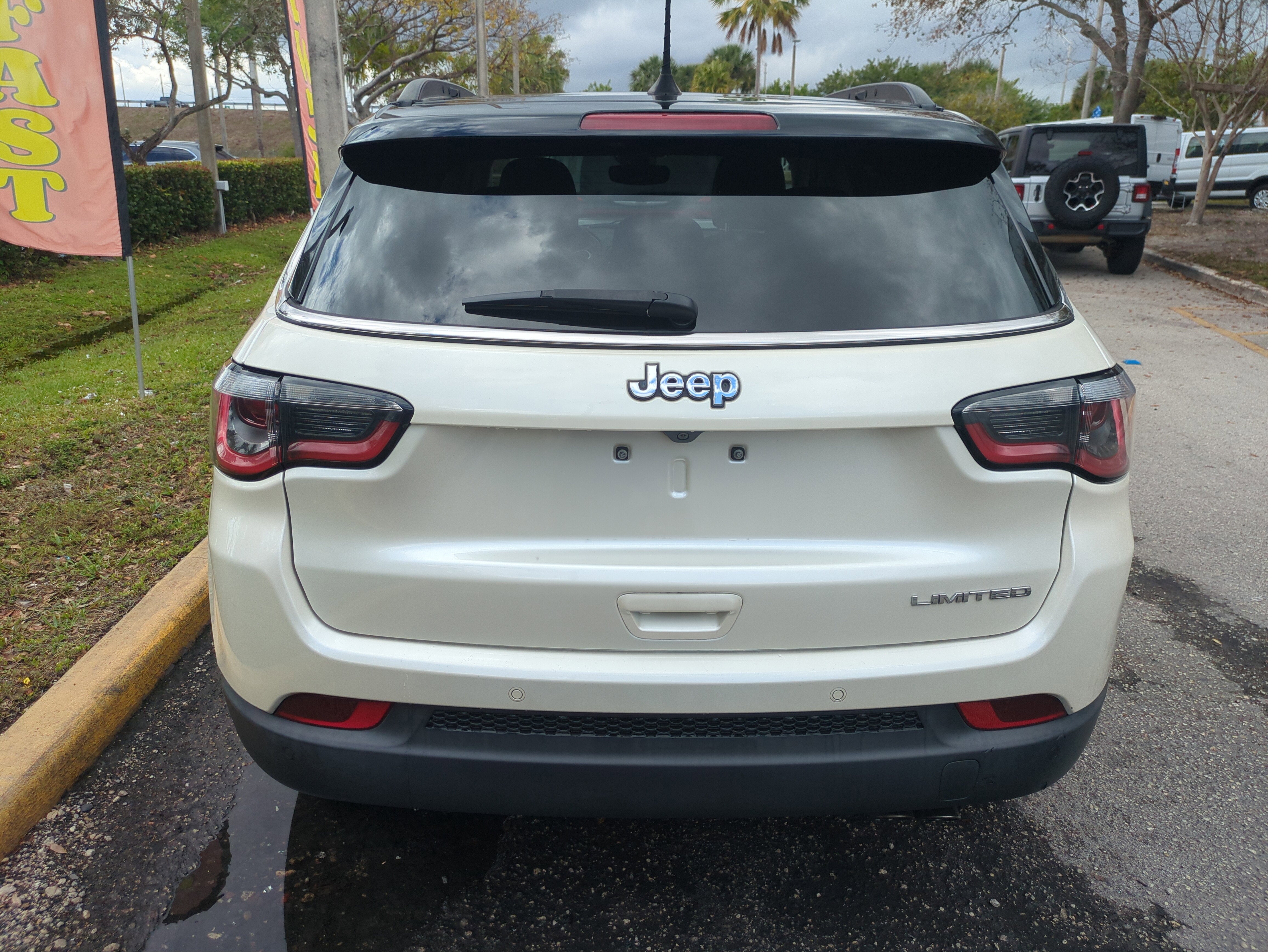 Certified 2018 Jeep Compass Limited w/ Navigation Group image 6