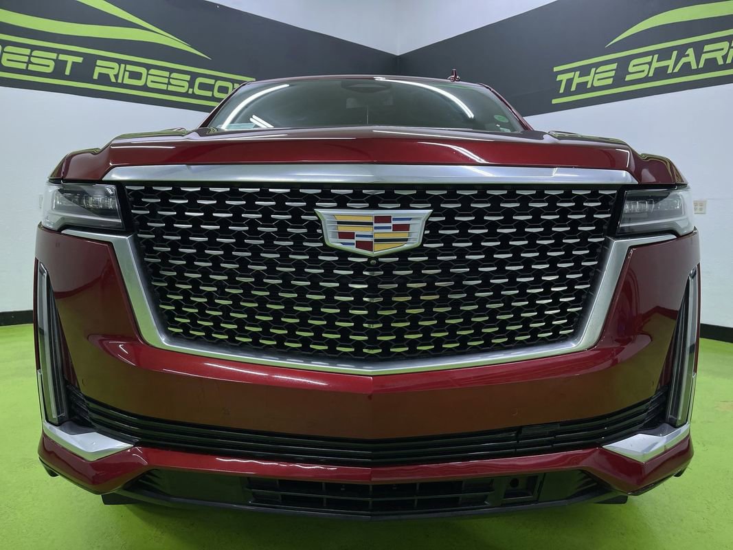 Used 2022 Cadillac Escalade Luxury w/ LPO, Illumination Package image 3