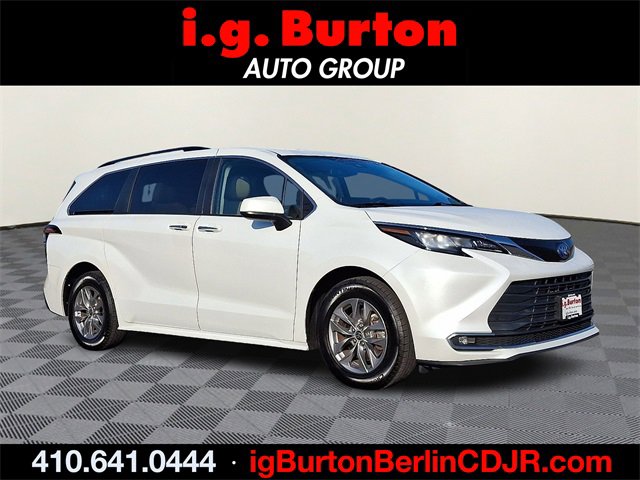 Used 2022 Toyota Sienna XLE