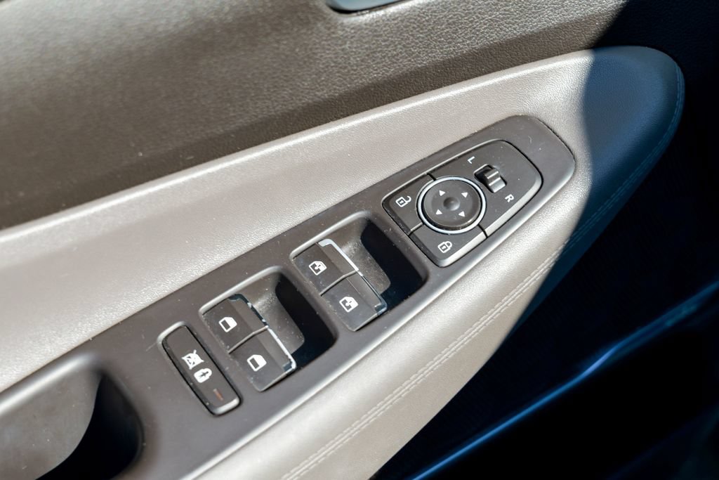 Used 2019 Hyundai Santa Fe SEL AWD/4WD image 5