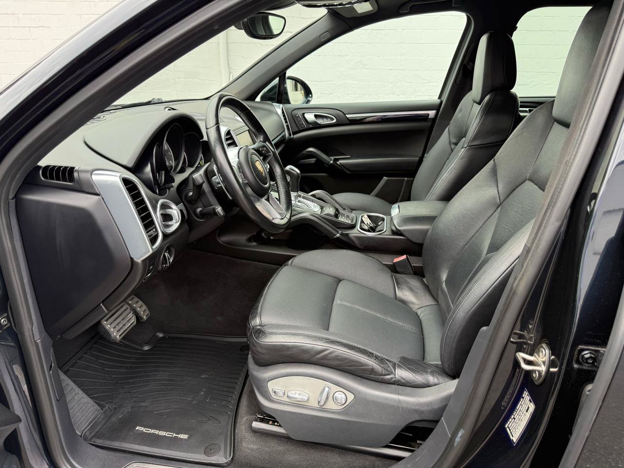 Used 2016 Porsche Cayenne S AWD/4WD image 33