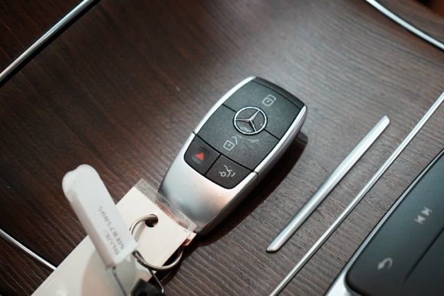 Used 2021 Mercedes-Benz GLC 300 4MATIC image 39