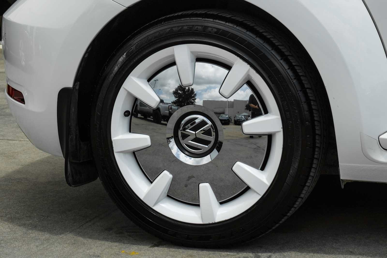 Used 2019 Volkswagen Beetle 2.0T Final Edition SEL FWD image 48