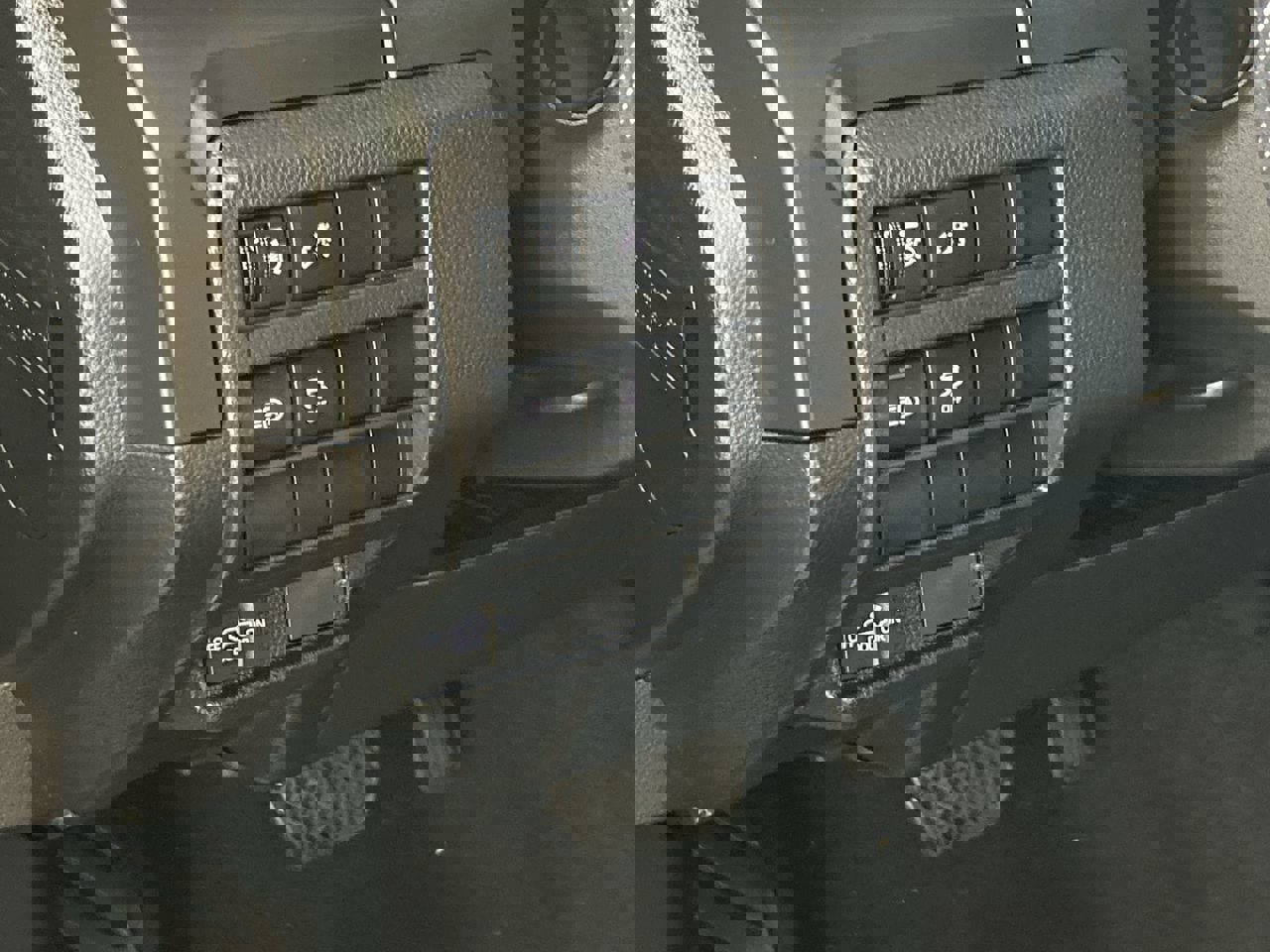 Used 2025 Toyota Tacoma SR image 12