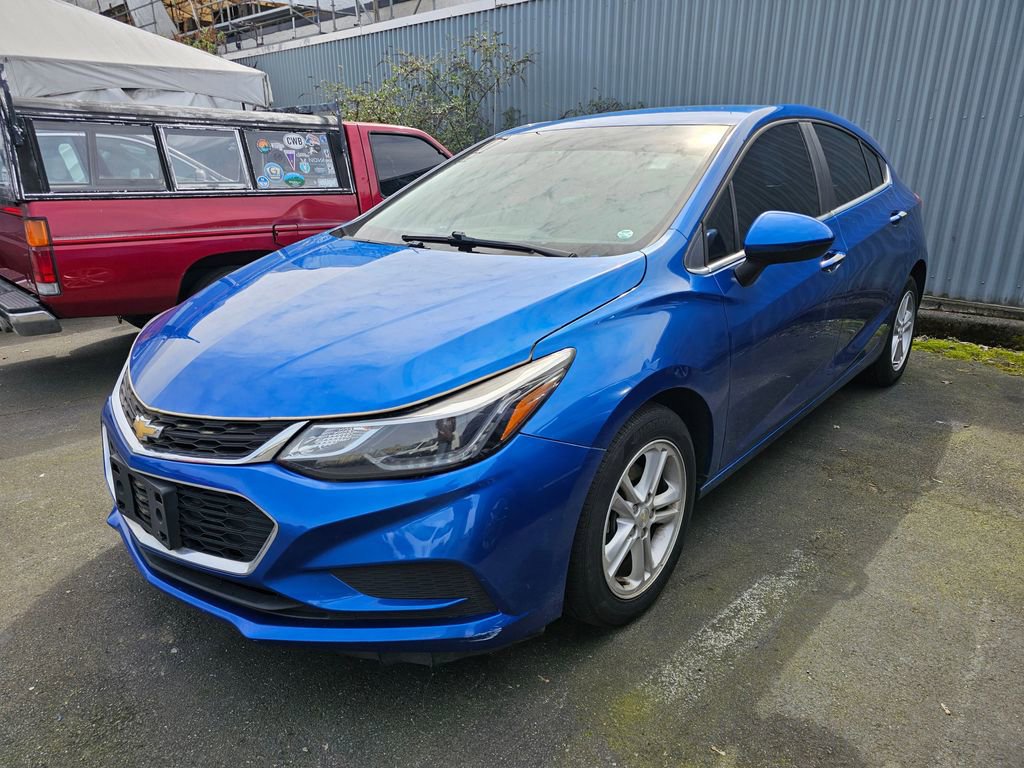 Used 2018 Chevrolet Cruze LT w/ Convenience Package image 4