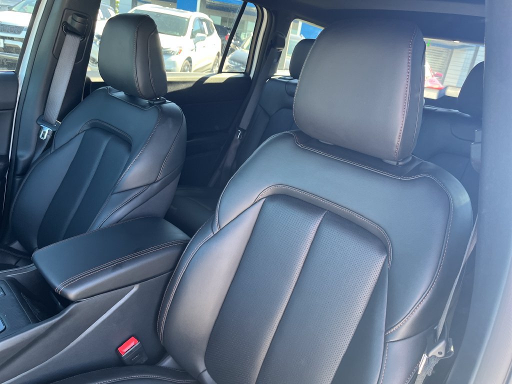 Used 2026 Jeep Cherokee Limited AWD/4WD image 12