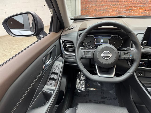 Used 2022 Nissan Rogue SV w/ SV Premium Package image 13