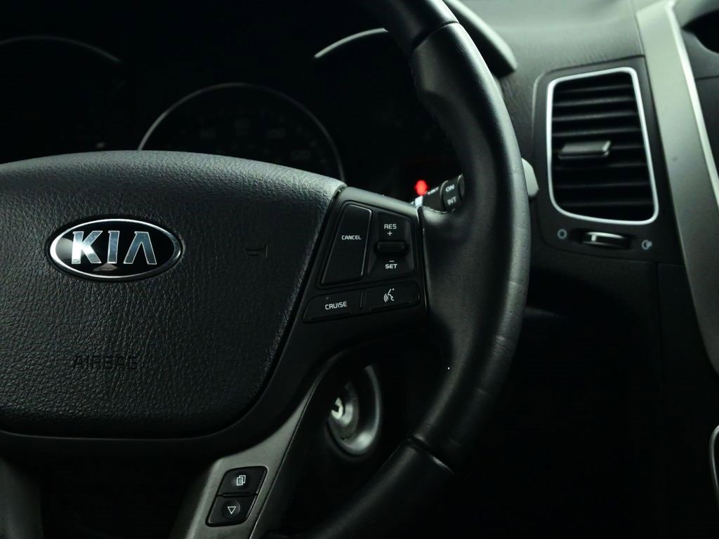 Used 2015 Kia Sorento LX image 11