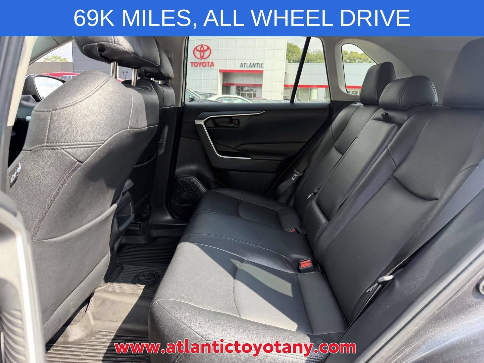 Used 2020 Toyota RAV4 LE w/ Carpet Mat Package AWD/4WD image 15
