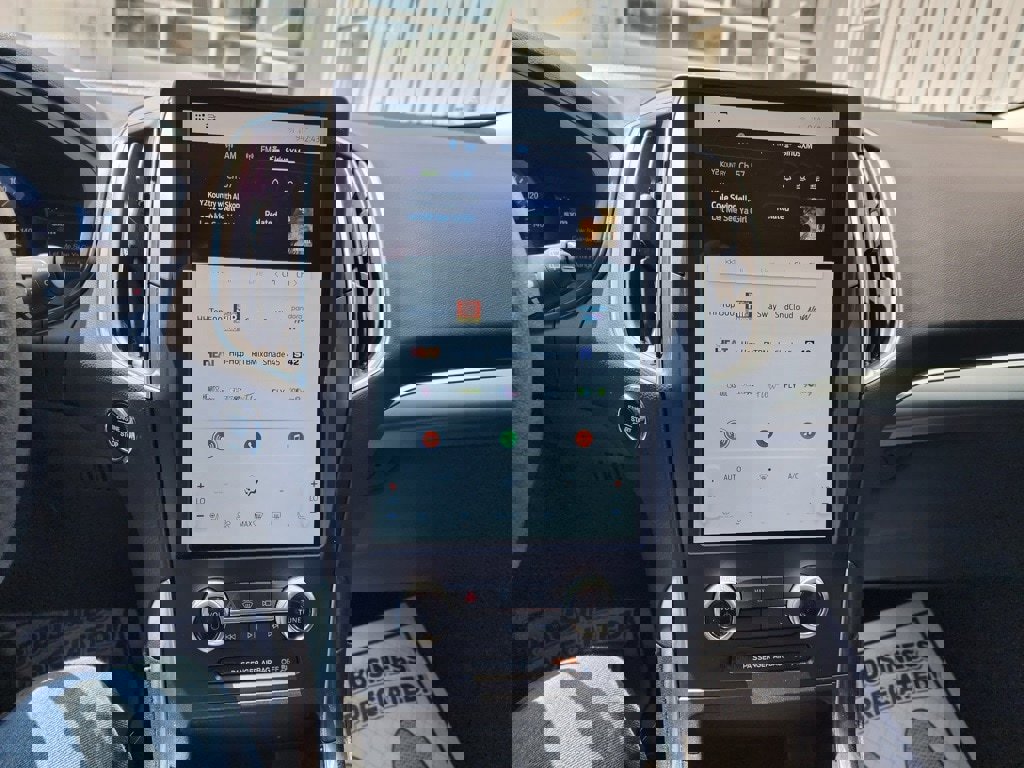 Used 2024 Ford Edge Titanium image 22