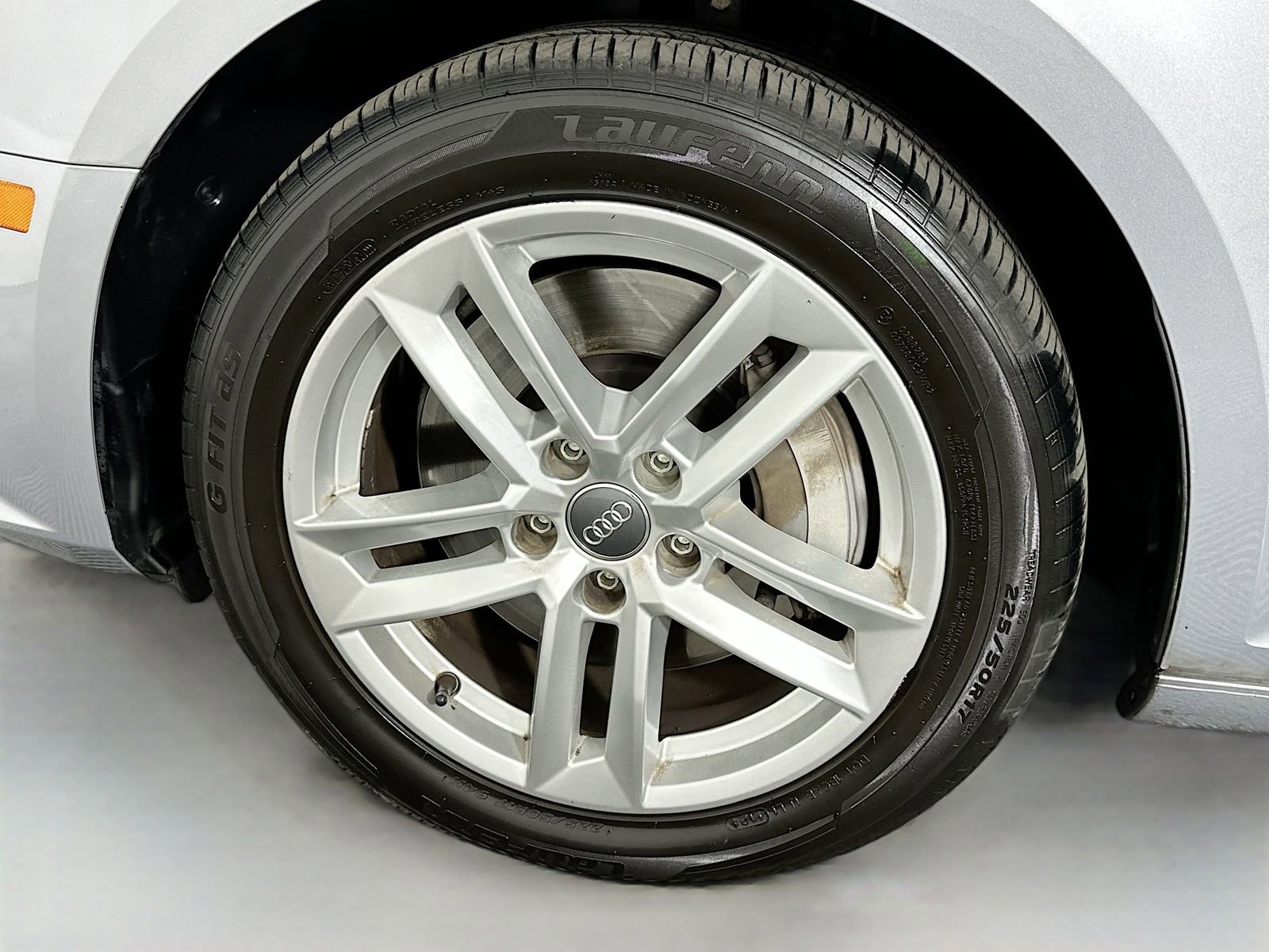 Used 2017 Audi A4 2.0T Premium image 34