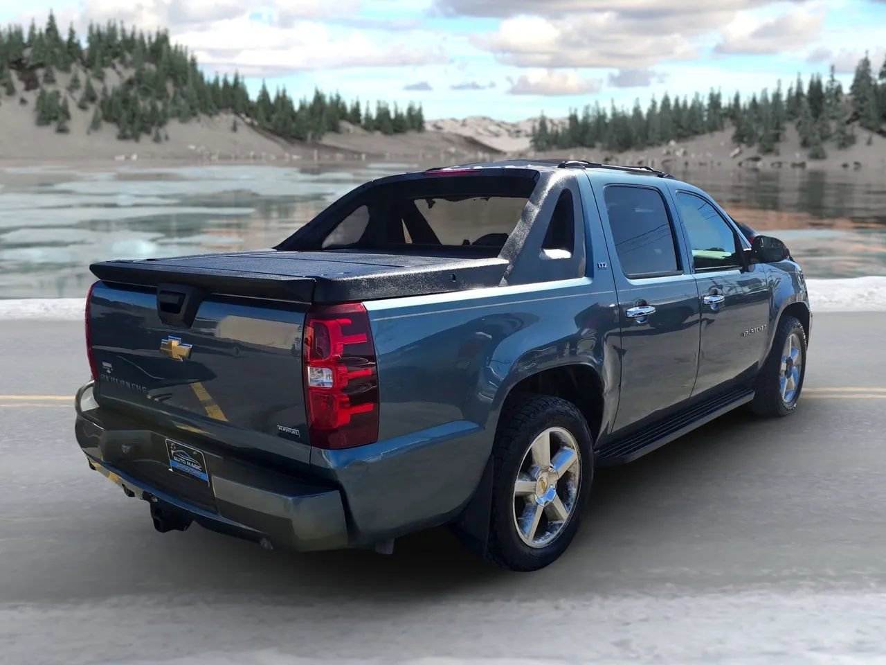 Used 2008 Chevrolet Avalanche LTZ w/ LTZ Preferred Equipment Group AWD/4WD image 3