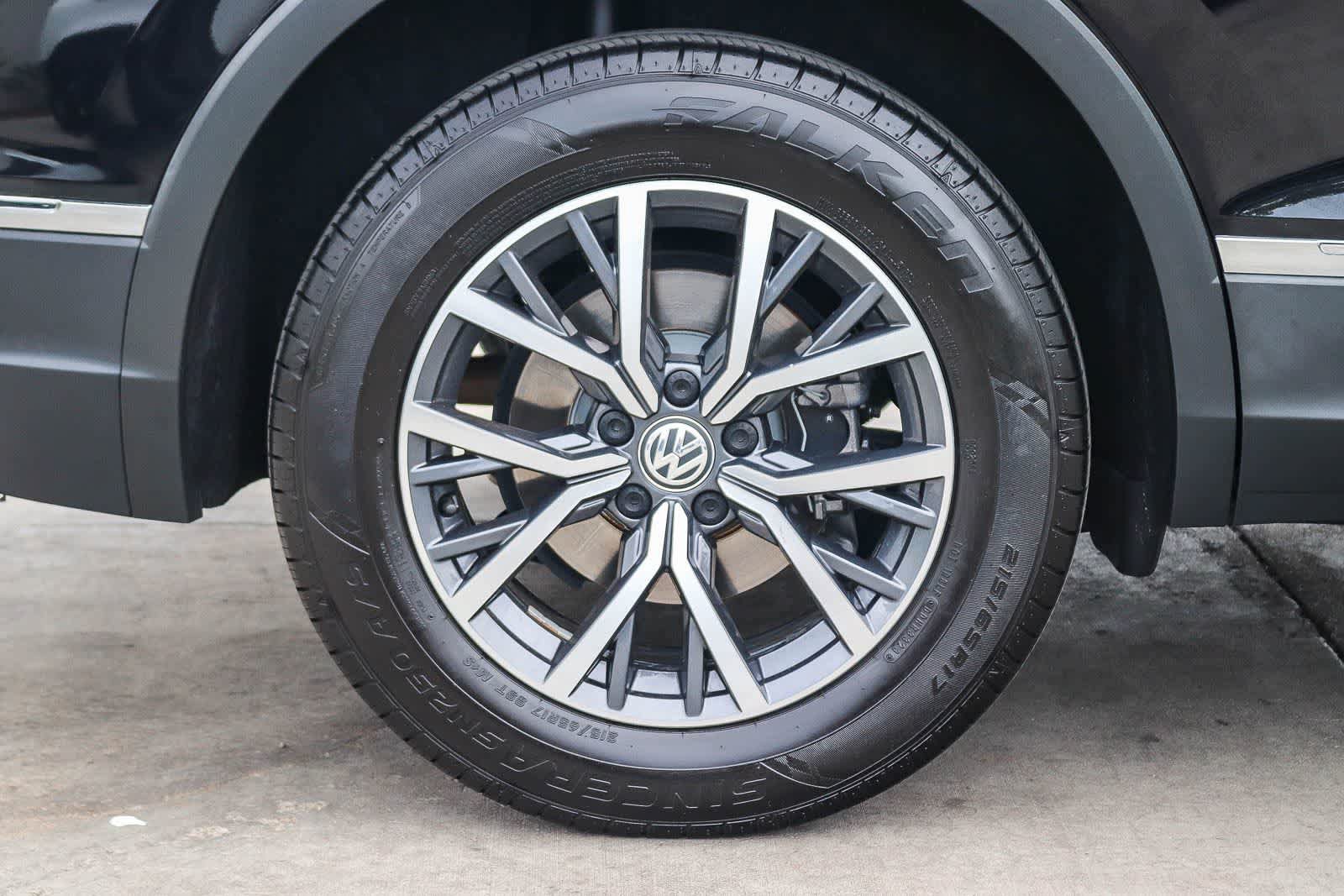 Used 2020 Volkswagen Tiguan SE FWD image 8