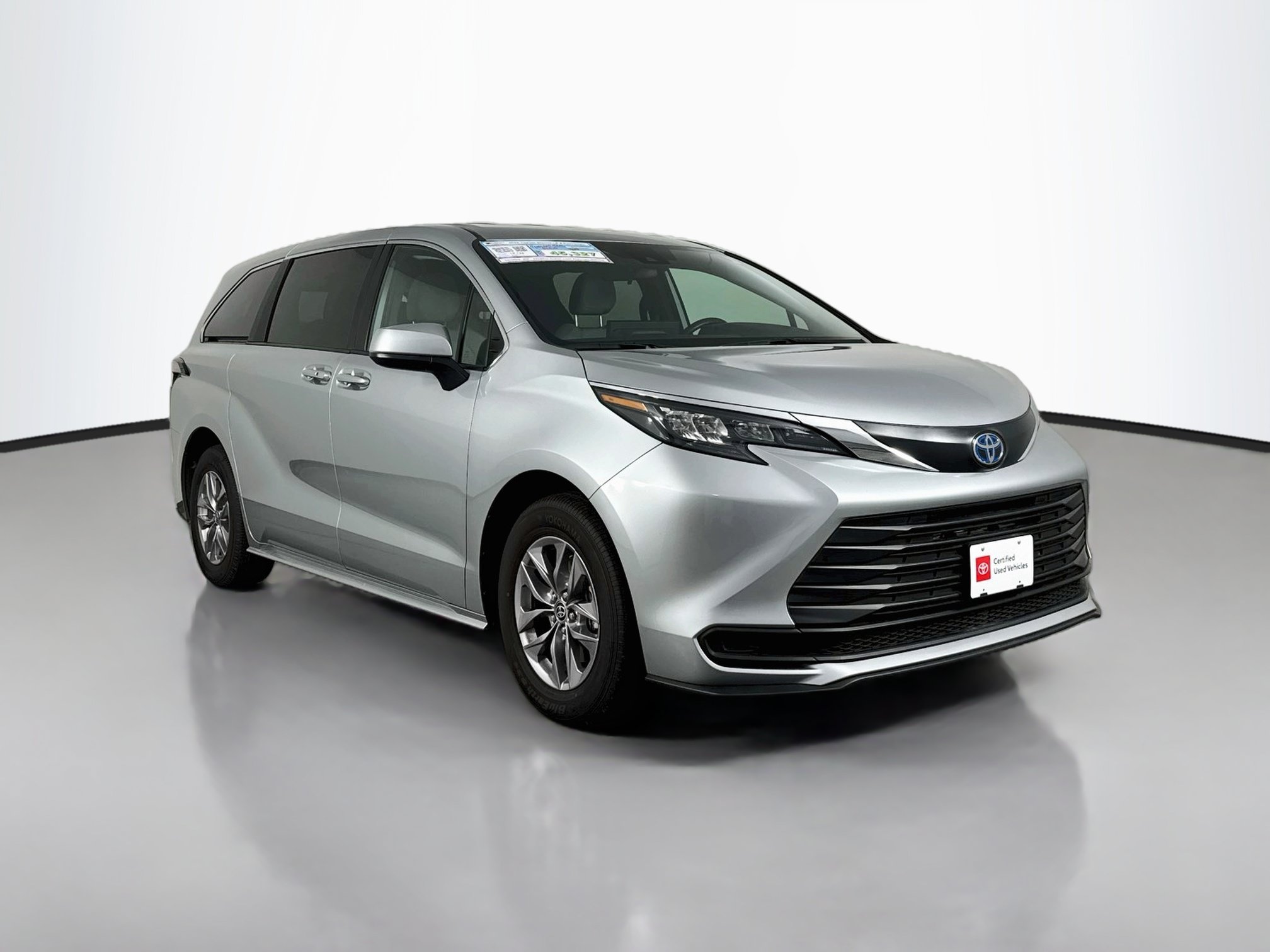 Certified 2025 Toyota Sienna LE
