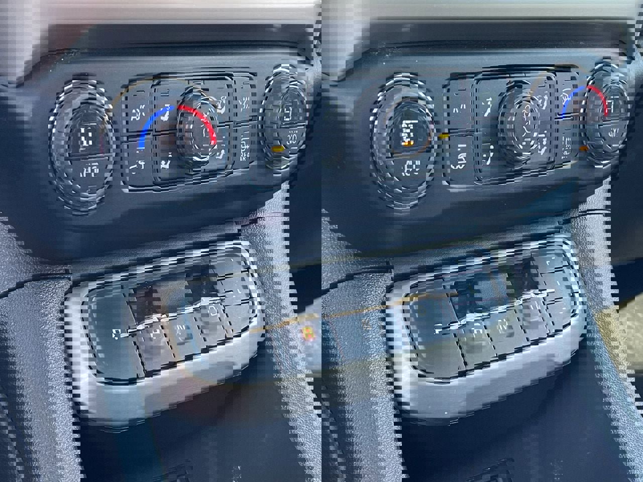 Used 2023 GMC Acadia Denali image 18