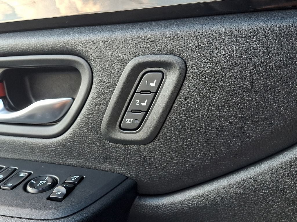 Used 2023 Honda Pilot TrailSport image 27