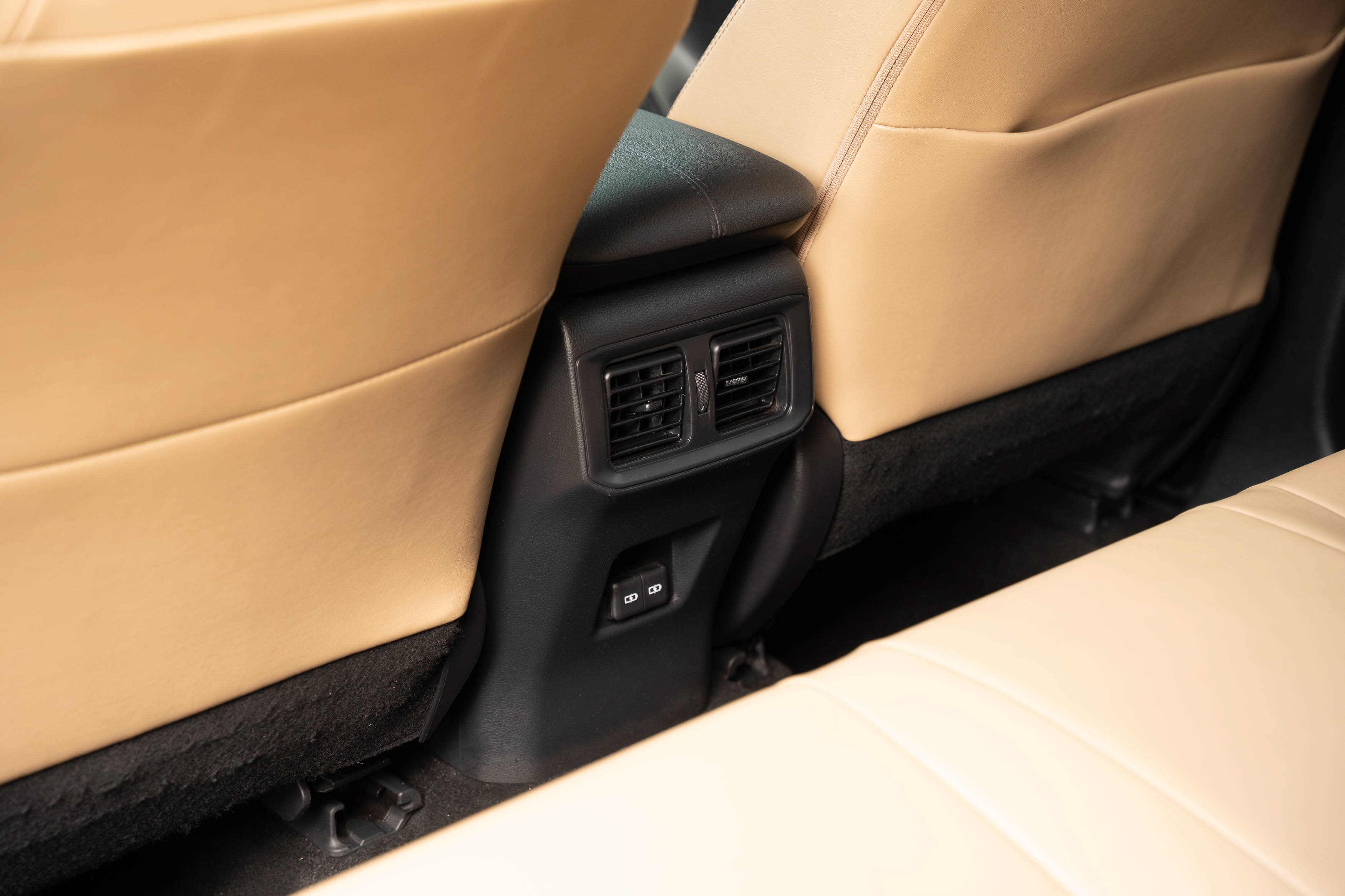 Used 2022 Toyota RAV4 XLE Premium AWD/4WD image 21