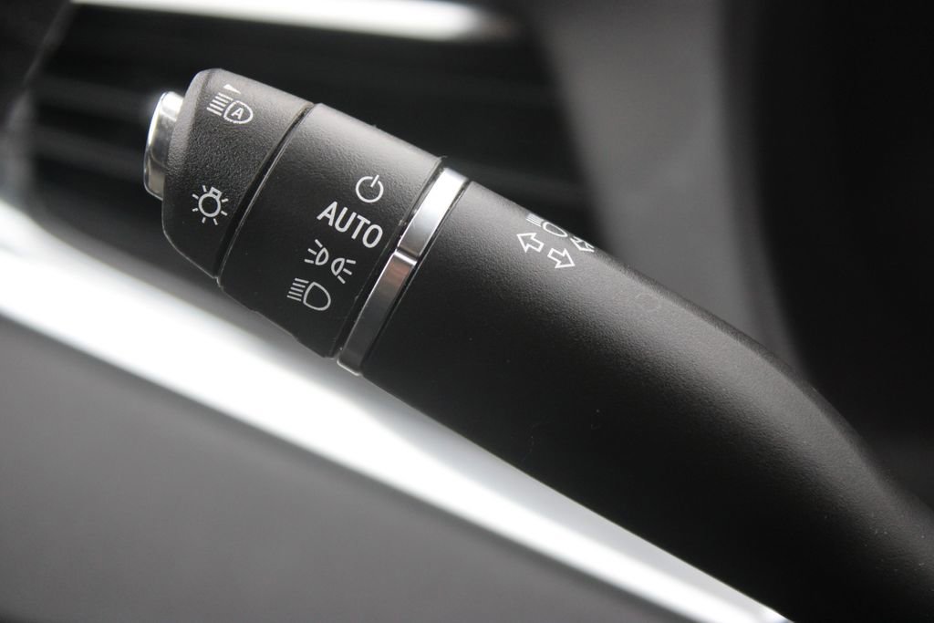 Used 2023 Buick Enclave Essence FWD image 39