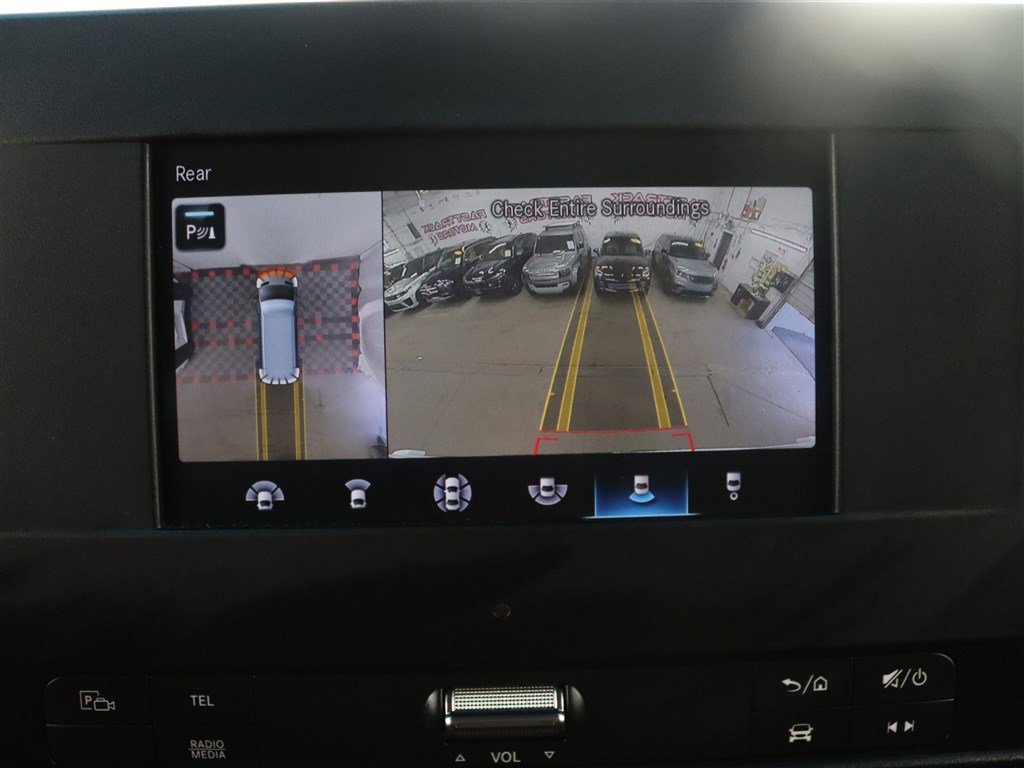 Used 2022 Mercedes-Benz Sprinter 1500 image 13