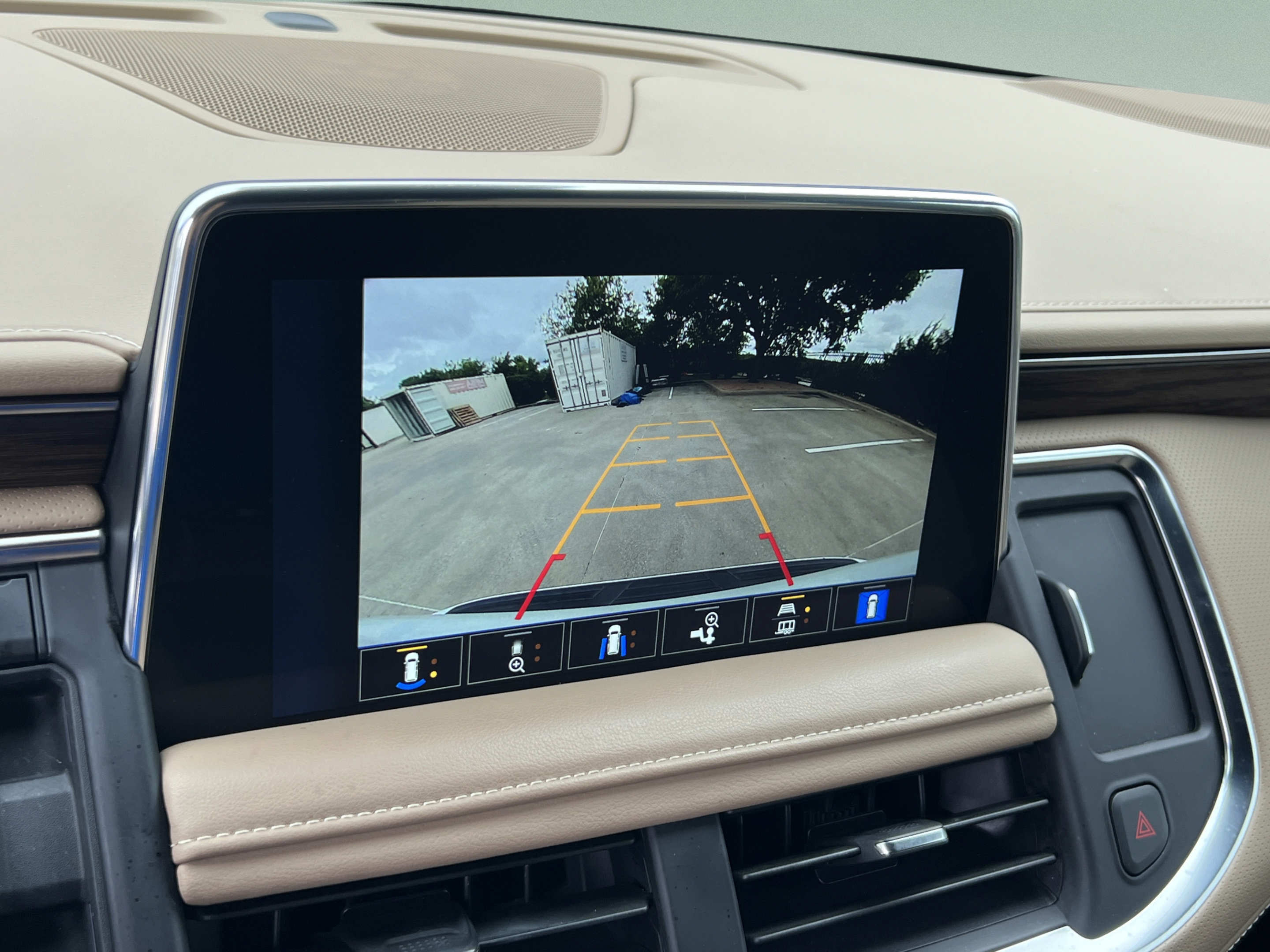 Used 2023 Chevrolet Suburban Premier w/ Premium Package RWD image 19