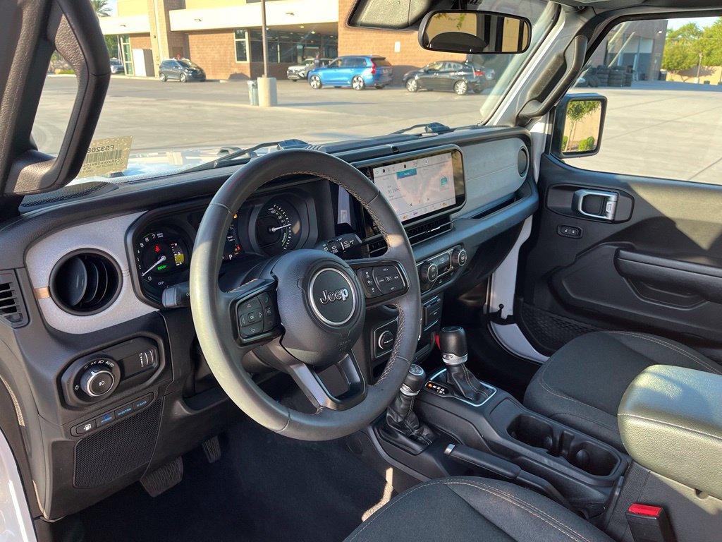 Used 2024 Jeep Wrangler Unlimited w/ Technology Group AWD/4WD image 12